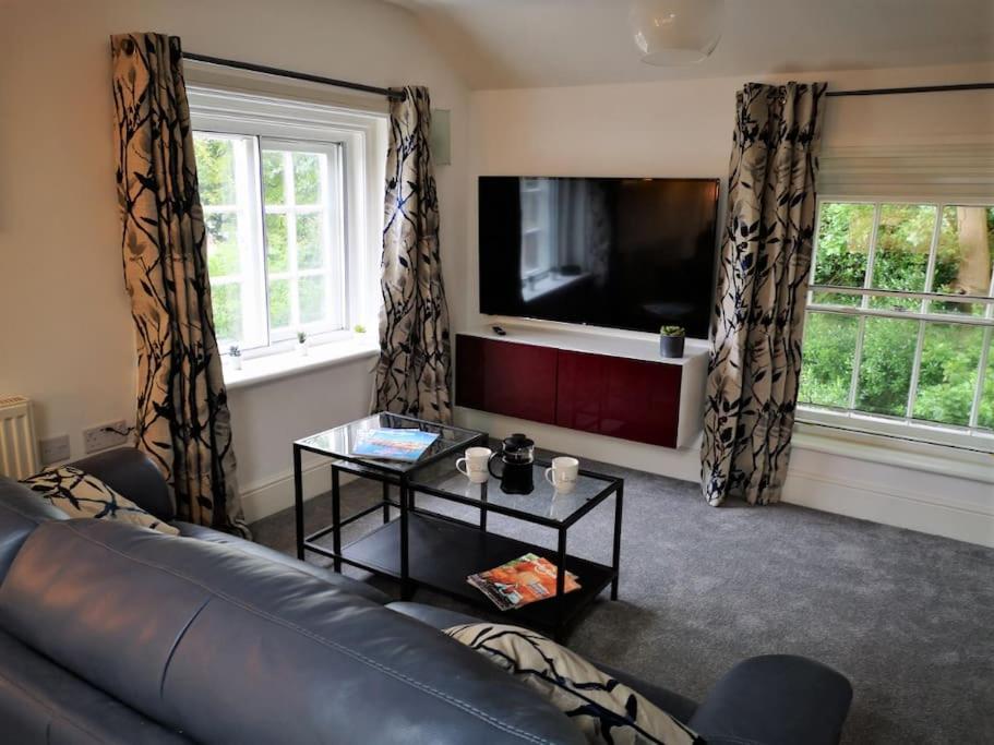 Welcoming Luxury In A Grade II Listed Building Apartment Chester Exterior photo