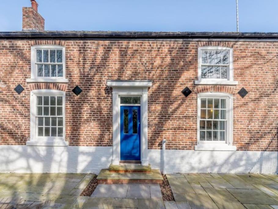 Welcoming Luxury In A Grade II Listed Building Apartment Chester Exterior photo